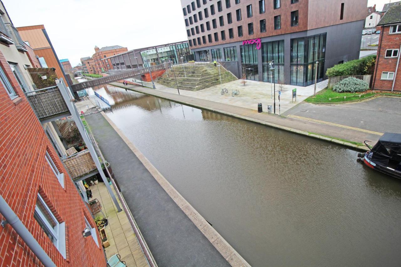 Canal Side Apartment In Chester Eksteriør billede